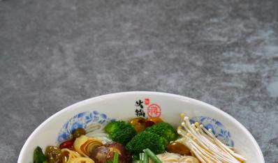 泡椒鸡杂火锅米线
